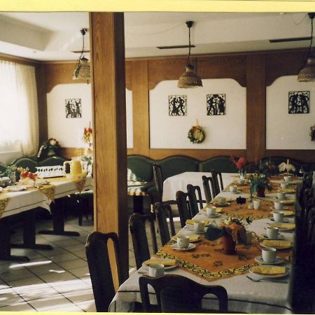 Hôtel Gast- Und Gastehaus Simon à Greifenstein Extérieur photo
