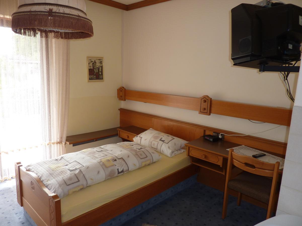 Hôtel Gast- Und Gastehaus Simon à Greifenstein Chambre photo