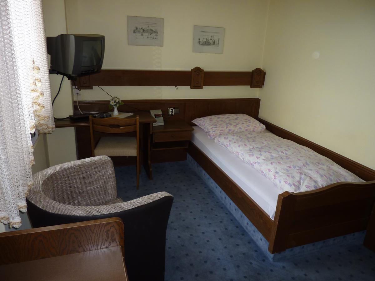 Hôtel Gast- Und Gastehaus Simon à Greifenstein Chambre photo