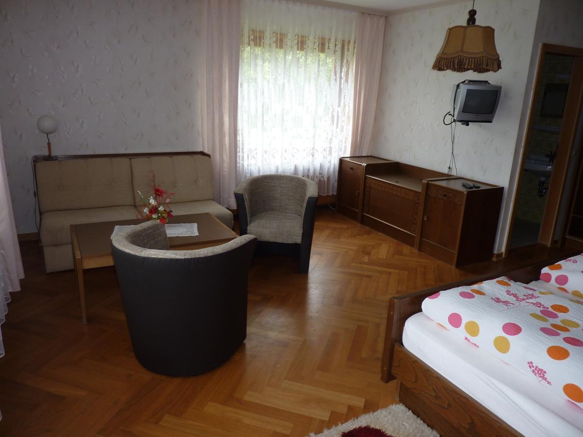 Hôtel Gast- Und Gastehaus Simon à Greifenstein Extérieur photo
